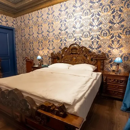 Castle Boutique * Tirana