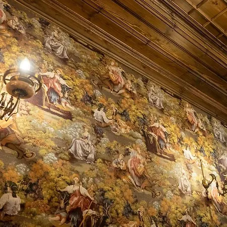 Castle Boutique Hotel *