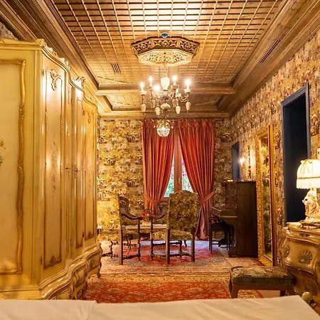 Castle Boutique * Tirana