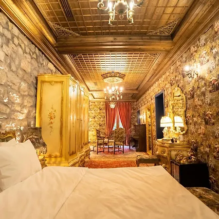 Castle Boutique Hotel Tirana
